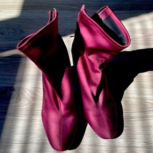 Jessica Simpson Burgundy Booties